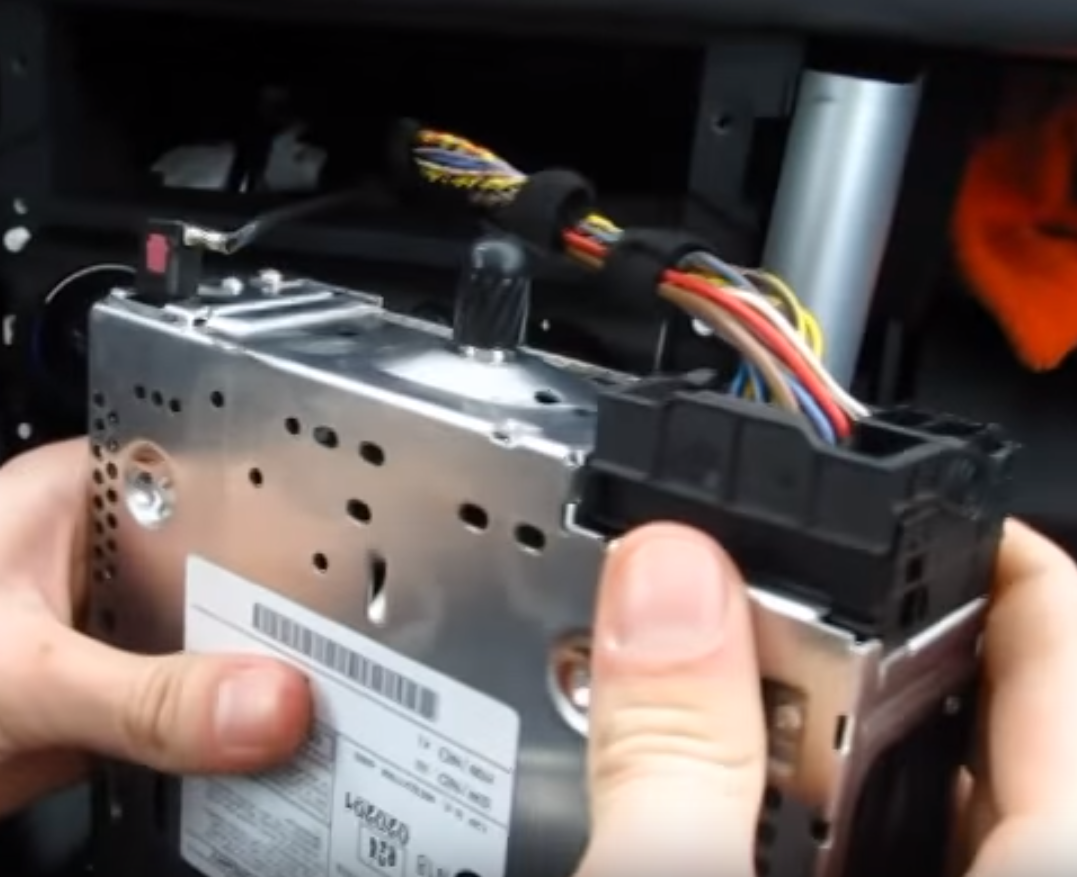 Mini Cooper 20012006 How to Upgrade Your Stereo Northamericanmotoring