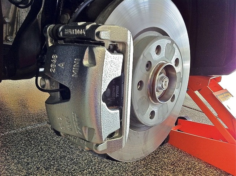 Mini Cooper How to Paint Your Brake Calipers