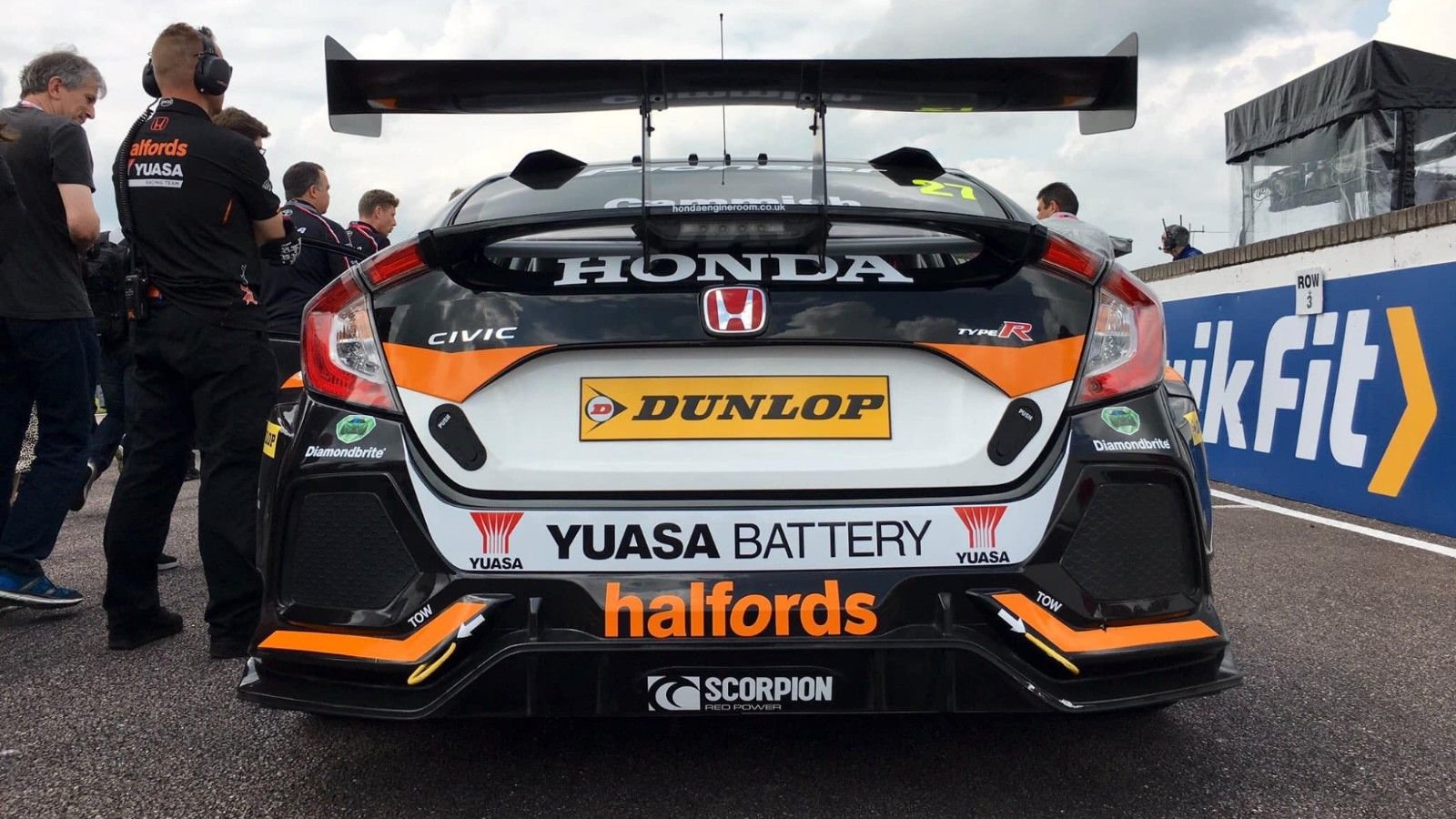 New Honda Civic Type R race car ready for British Touring Car