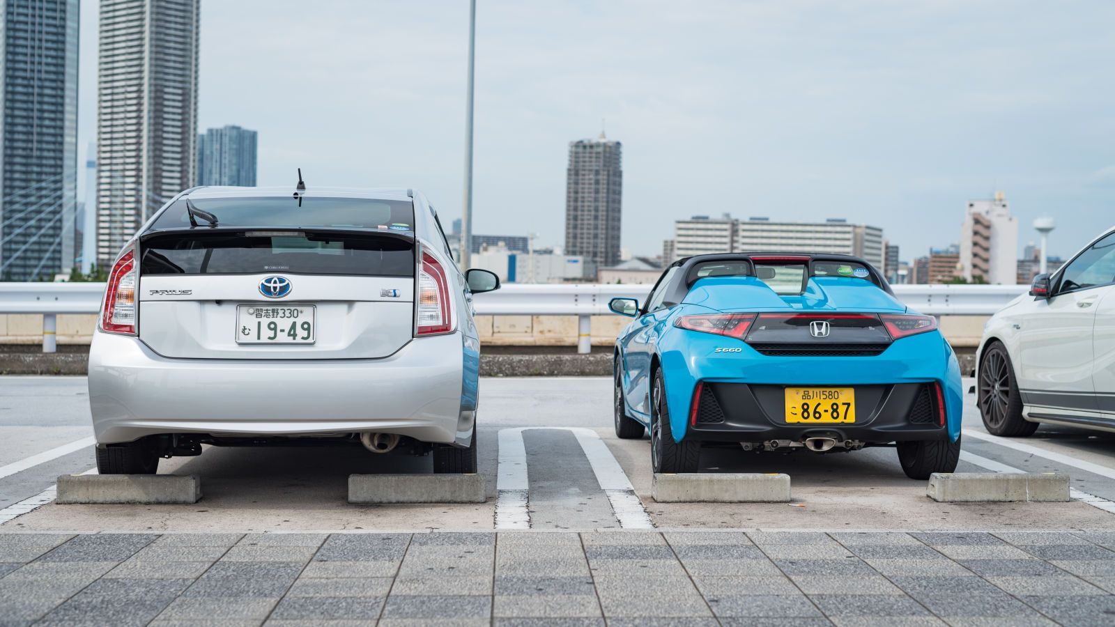 Slide-3-Prius-vs-S660-287972.jpg