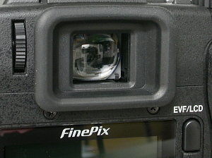 Fuji FinePix S7000 Zoom.  Photo (c) 2002 Steve's Digicams
