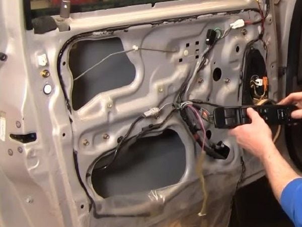 Toyota Tundra Replacing Window Actuator