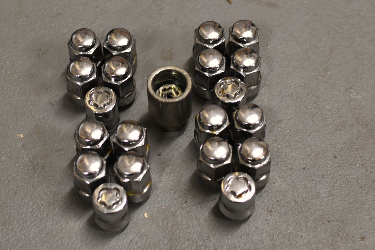 SOLD 2010 OEM Acura TSX Wheels, Lug Nuts and Locks Local pickup, DC