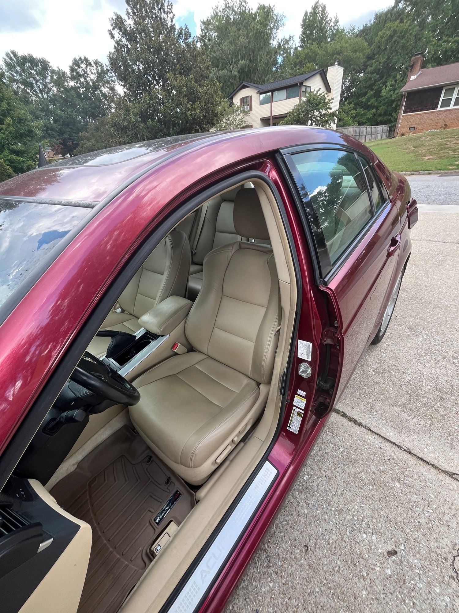 2006 Acura TL - 2006 Acura TL Lots of Upgrades & Tesla Head Unit / Needs rebuilt transmission - Used - VIN 19UUA66276A001905 - 119,000 Miles - 6 cyl - 2WD - Automatic - Sedan - Red - Greenville, SC 29687, United States