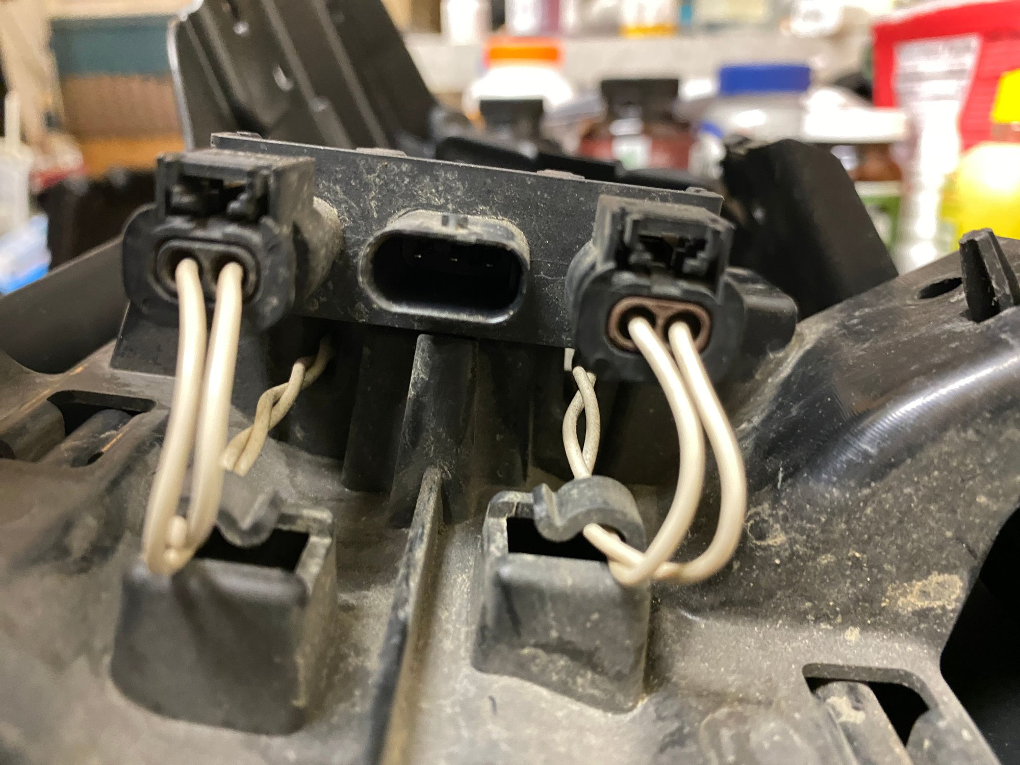 This is a shot of the three-prong power connector for the picture above.