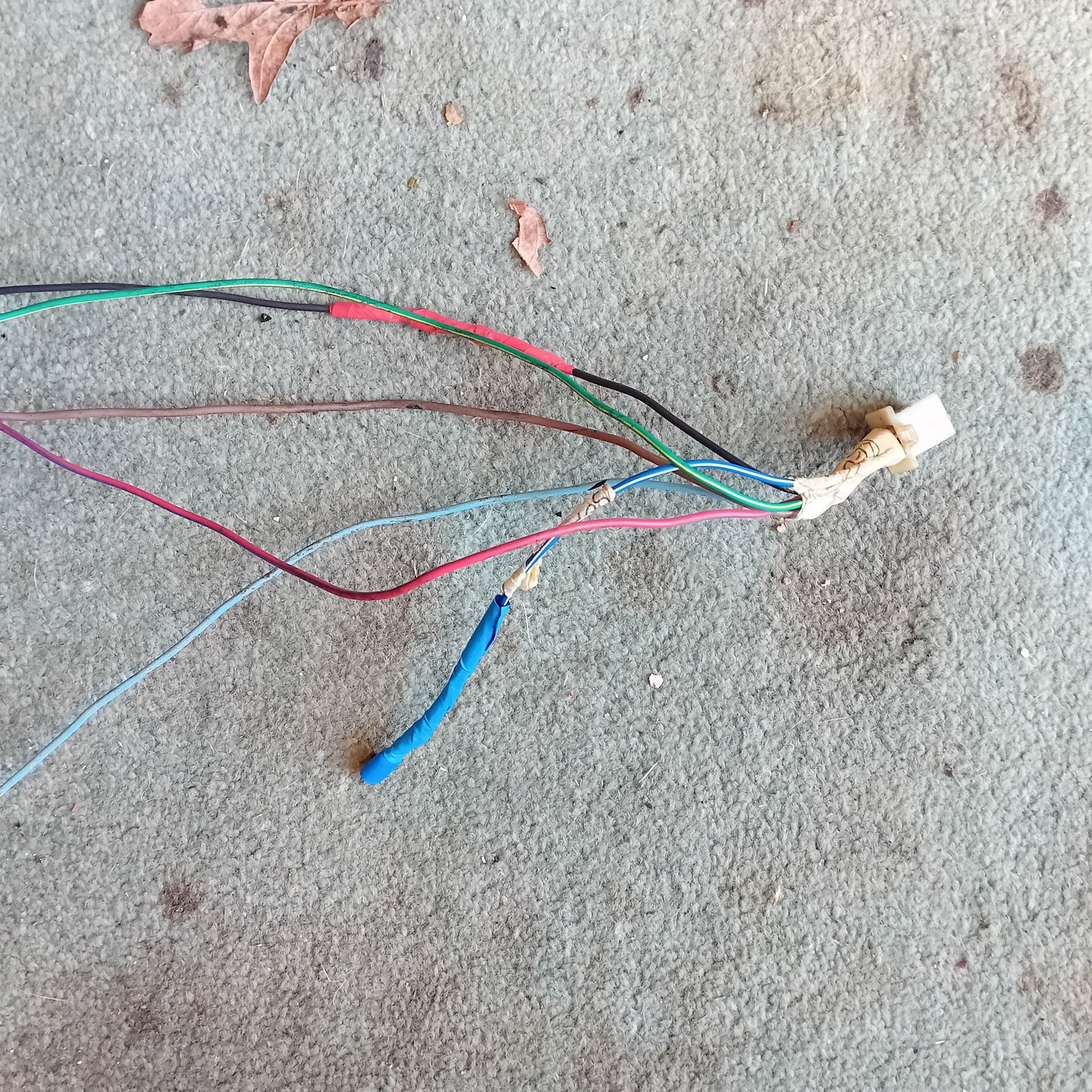 This is part of the old loom and was connected to a fuel cut off relay.