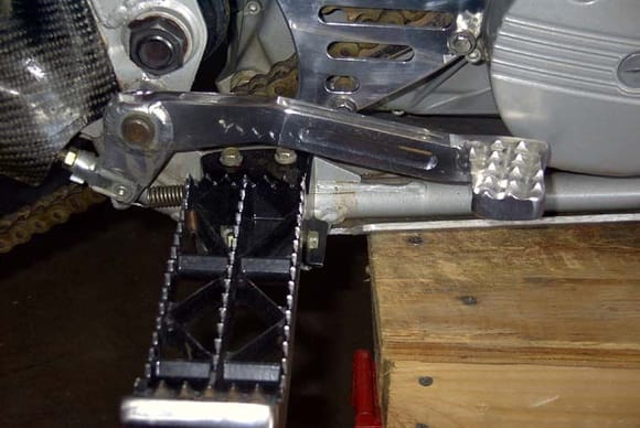 Billet brake pedal and Roll Design footpegs                                                                                                                                                             