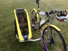 Novara Buzz w/ Chariot Sidecarrier sidecar
