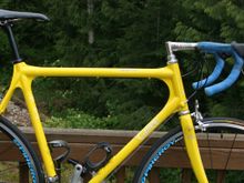 forgive saddle tilt, adjusted before riding - maybe that was the seatpost switch photo?  Altho i used to ride on th rivet more.