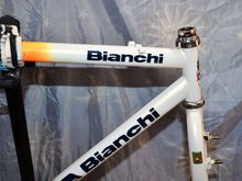 Unfortunately the top cable guide is broken but it never bothered me nor the function of the bike.