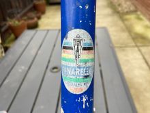 Original headbadge would have been at odds with Treviso Victory build which used the earlier headbadge. 