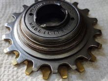 4. However, before threading the body onto the tool, the fifth sprocket (middle on a 5-speed model) should removed.  This reveals the second threaded shelf. This is where the VAR tool mentioned earlier threads to.