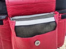 Tool-pouch in front pocket.