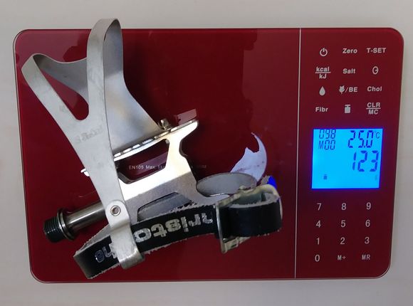 246 gram / pair with toe clips, flips, straps, titanium fasteners
