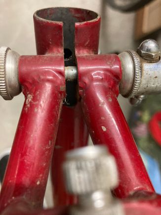 QR clamp is open here, no tension, no apparent damage.