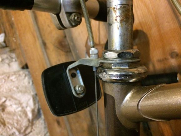 Paint crack on lug
