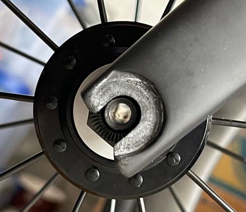 Wheel will Center when hub is positioned like this.