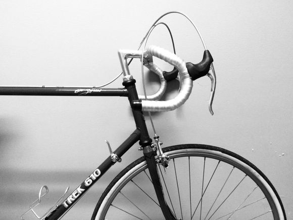 Long legs, tall bike, short back, short stem!