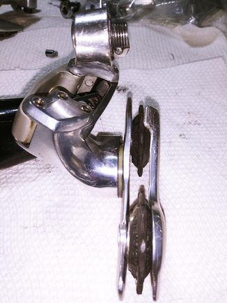 note mount pivot bolt angle.