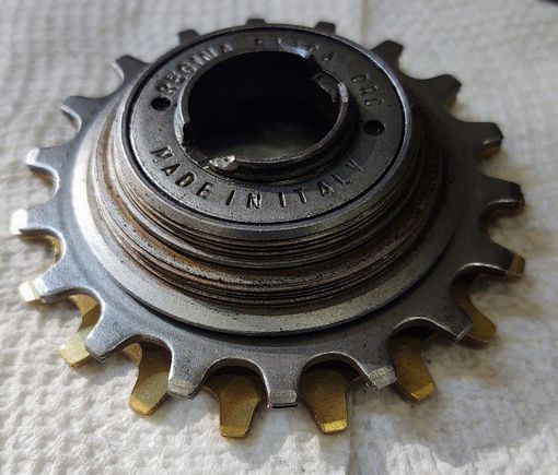 4. However, before threading the body onto the tool, the fifth sprocket (middle on a 5-speed model) should removed.  This reveals the second threaded shelf. This is where the VAR tool mentioned earlier threads to.