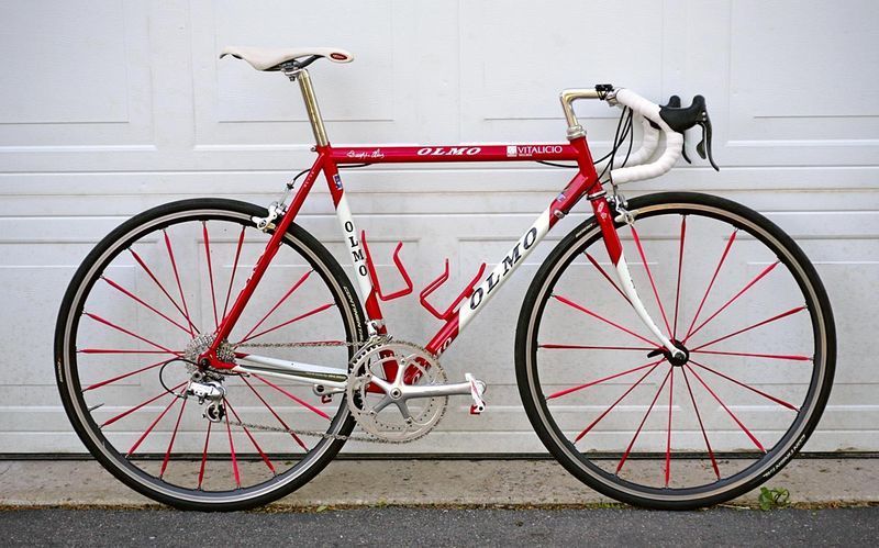 Put these red spoked Fulcrum wheels on the