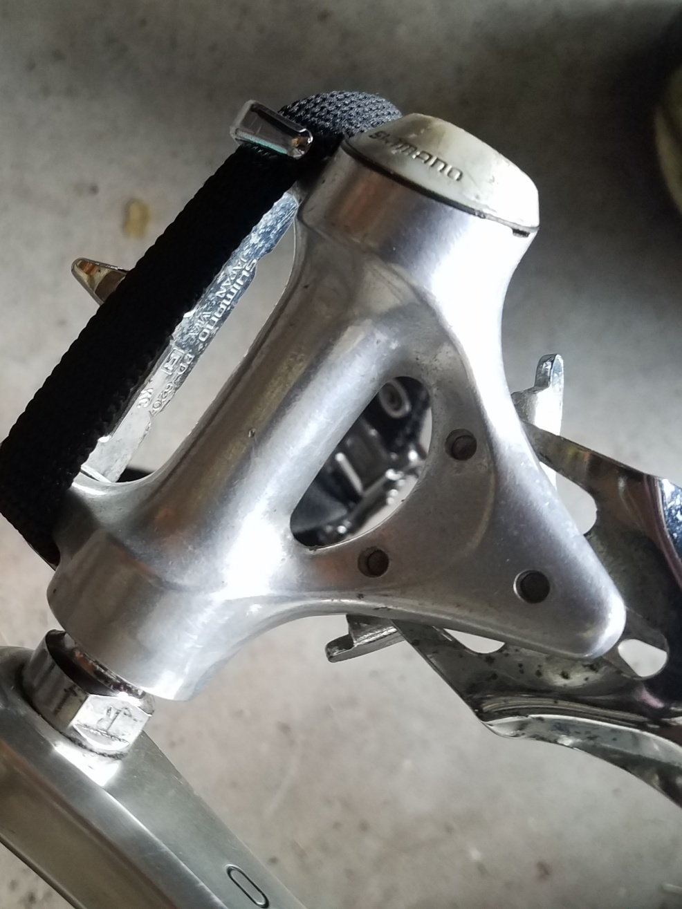 Shimano 600 pedals and toe clip 