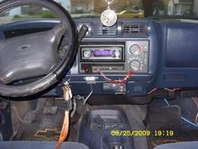 kenwood radio, below is the bass nob, the other wires are for the fog lights