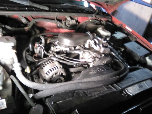 2001 Chevy Blazer LS 4.3L engine bay
