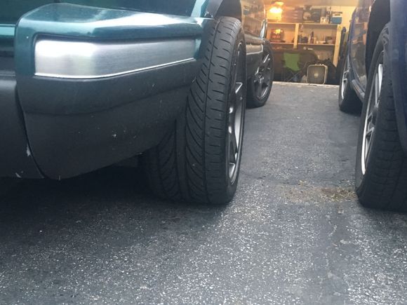 Took forever to find the size I wanted, 275/40/18 on 3” spacers.
