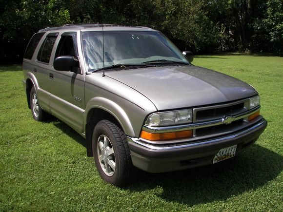 2000 Olds Bravada with Blazer front end.