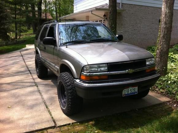 finally got her lifted n tires on!