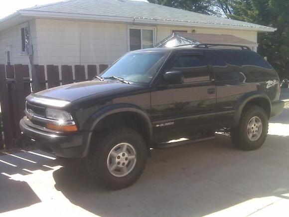 picture of my baby after a new set of westin bars they said that the bars don't fit the ZR2 but I had no problem part #25-0900