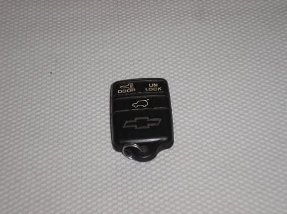 Keyless Entry transmitter p/n 15955515