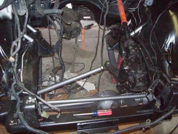 a holy shit amount of hours to get to this point.
all stock diff mounts and etc, gone in this pick and new mounts in along with rock crawler high steer and super flex springs.