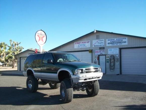 Out at Dan Dowdys Rod shop in arizona. No he dont work on anything like this but he really does some awsome rods!!!