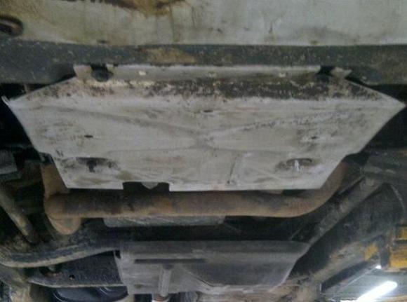 aluminum front diff skid plate and recently new transfercase aluminum skid plate