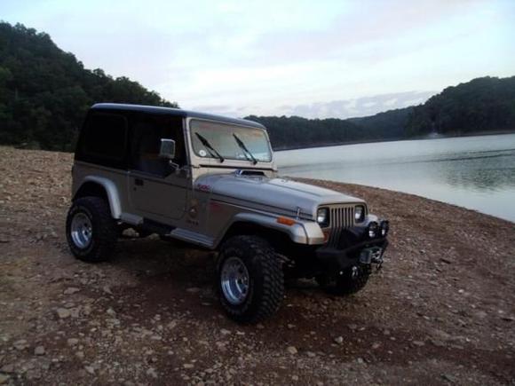 Playing down on the banks of Lake Cumberland