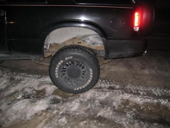 no rear sway bar.