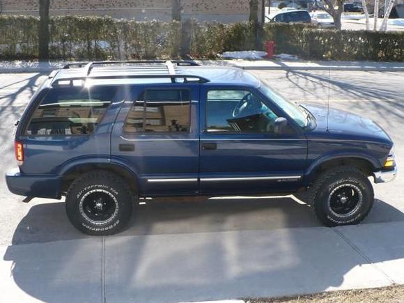 Blazer 2001 afte mags install (the snow melted in 3 days lol)