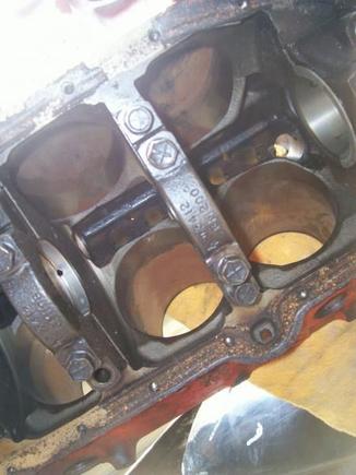 366 c.i. 6.0l 4bolt main's
