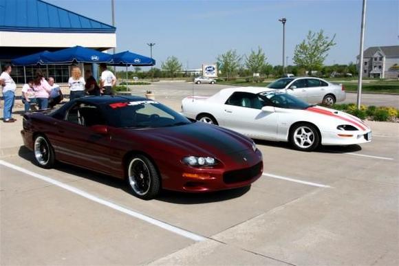 taken at kick off cruise to "Camaro's" restaurant located in Bethnay Missouri to meet with the Kansas City Camaro Club.
This is the most current picture with new wheels.