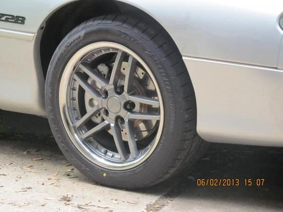 270-40/17 on 17x9.5 wheels