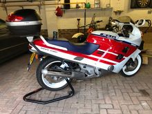 With the Givi topbox fitted.