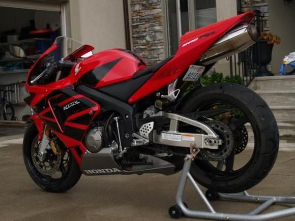 Next set of mods done with a seat cowl and flush mount front turn signals.  Washed her all up.