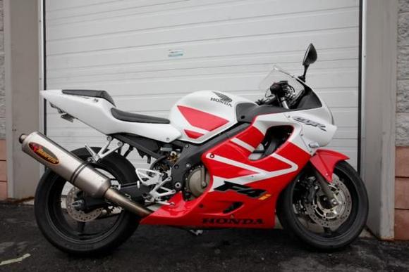 CBR F4i