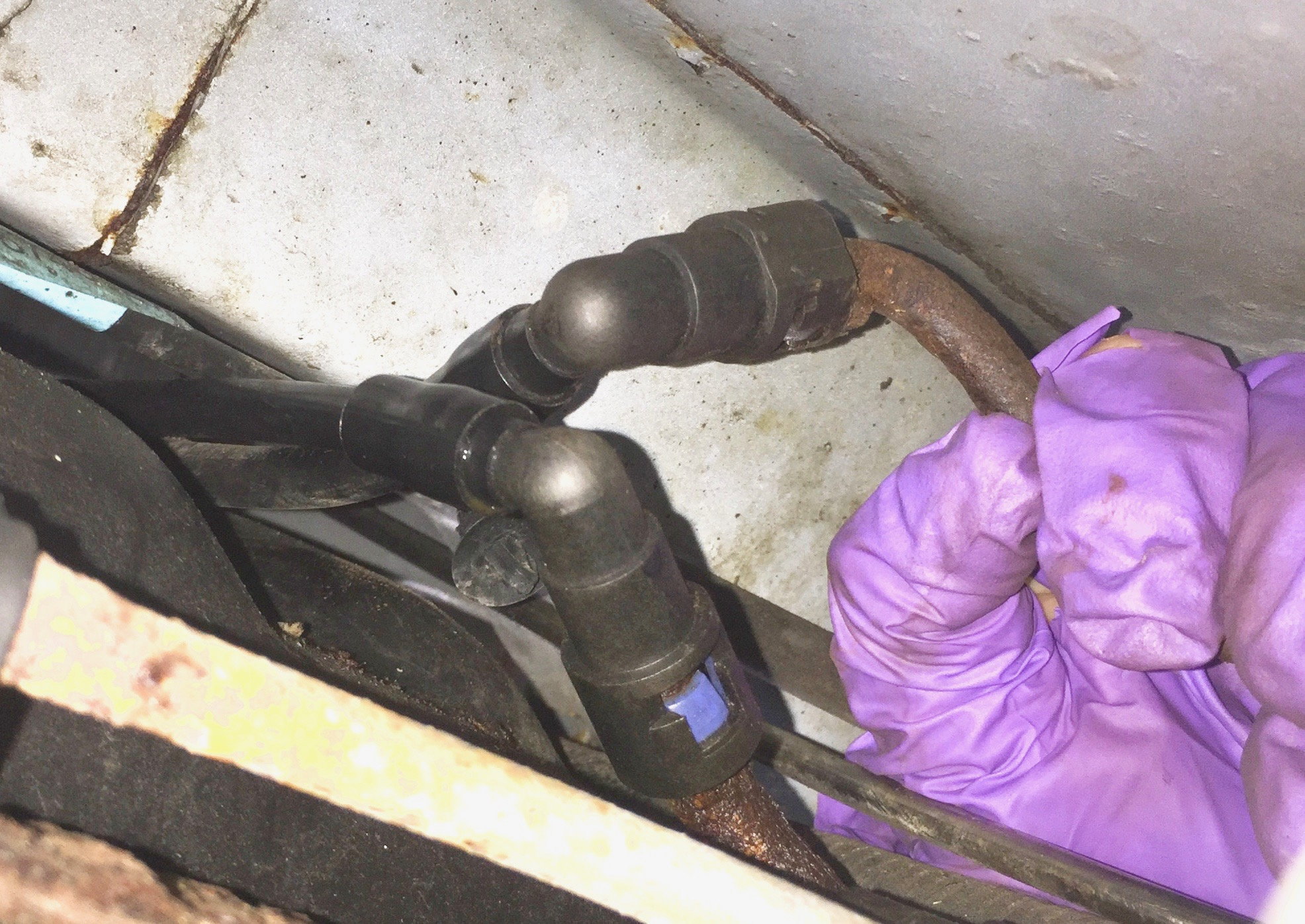 Fuel line disconnect? - Chevrolet Forum - Chevy Enthusiasts Forums