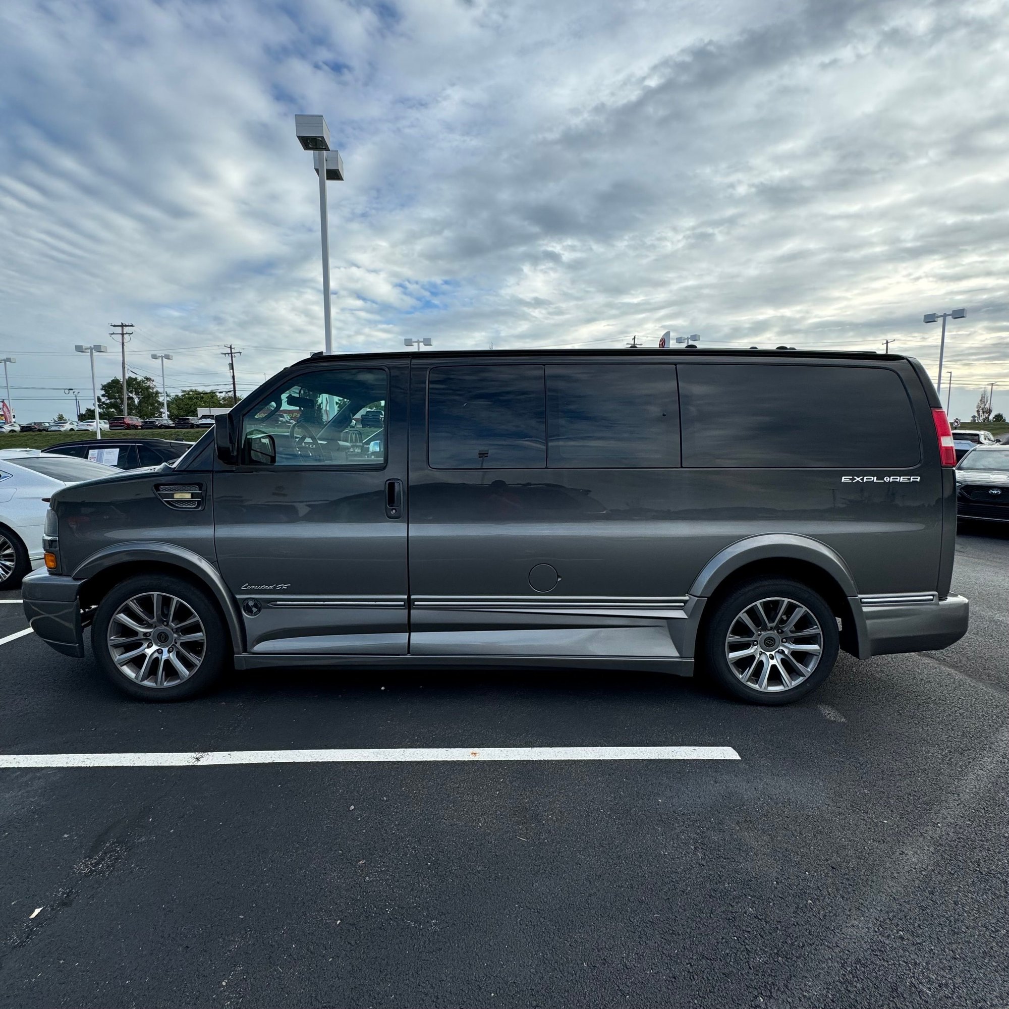 2018 Chevrolet Express 2500 - 2018 Express Explorer - Used - VIN 1GCWGAFG7J1289311 - 72,217 Miles - North Huntingdon, PA 15642, United States