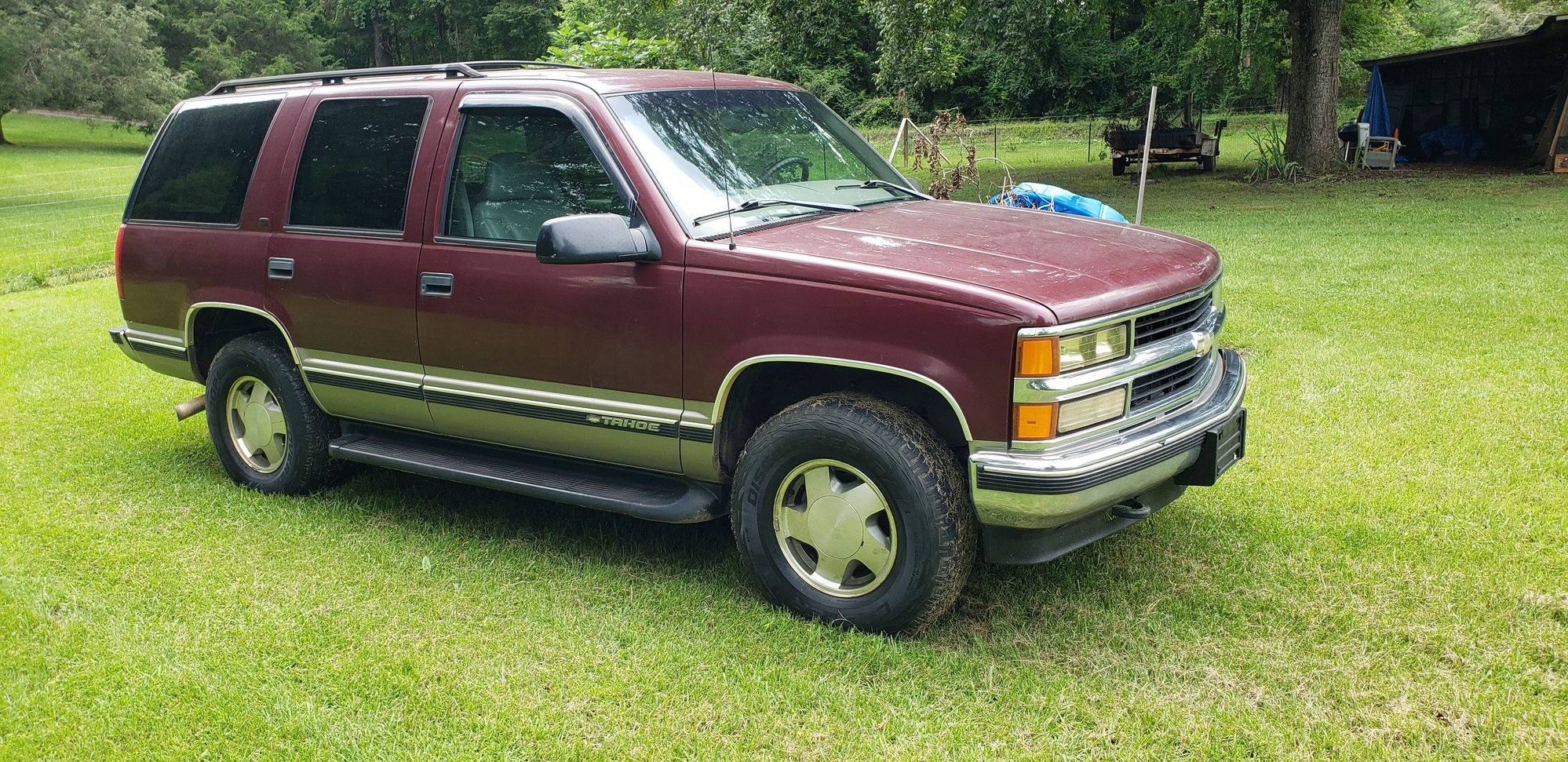 1999 Chevrolet Tahoe - 99 Tahoe LT 4WD  for sale - Used - VIN 1GNEK13R1XJ405540 - 288,000 Miles - 8 cyl - 4WD - Automatic - SUV - Red - Montevallo, AL 35115, United States