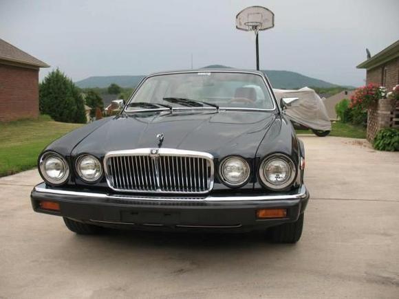 '86 Jag XJ6 Front