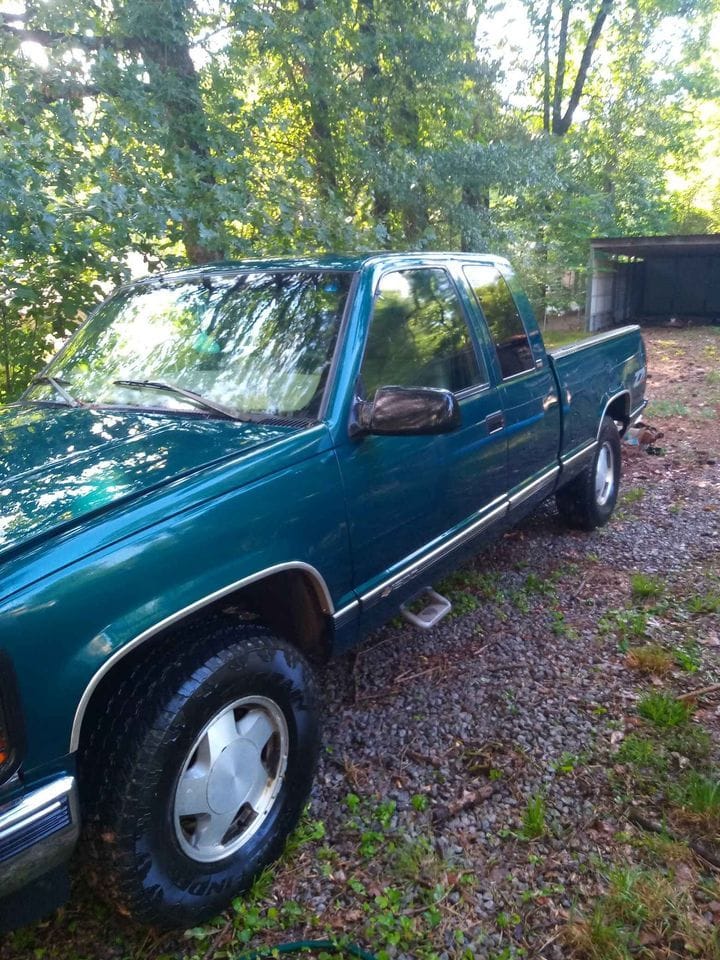 1996 Chevrolet K1500 - 1996 Chevy K1500 Fleetside Ext Cab Short Bed 4x4 5.7L Small-Block V-8 255hp - Used - VIN 1GCEK19R8TE232750 - 215,032 Miles - 4WD - Automatic - Truck - Moody, AL 35004, United States